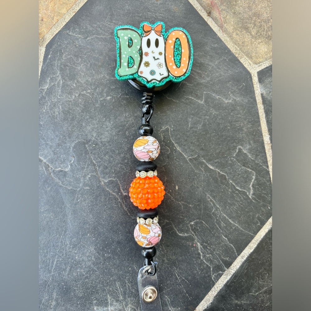 Beaded badge reel